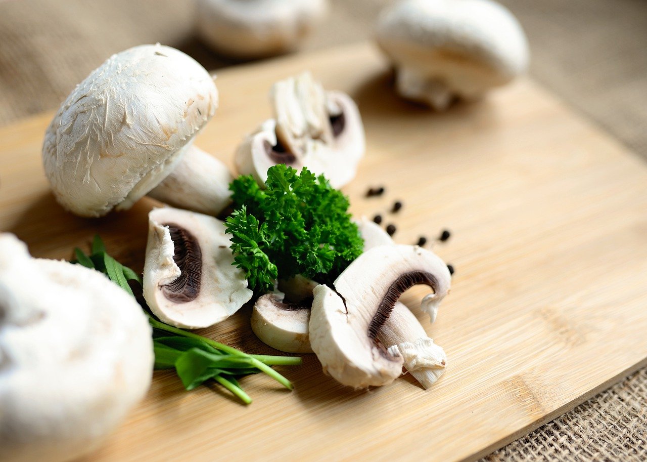 Mushrooms Meal Food Vegetarian  - congerdesign / Pixabay